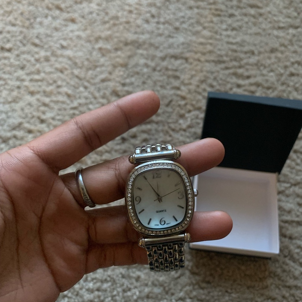Watch - Picture 3 of 9